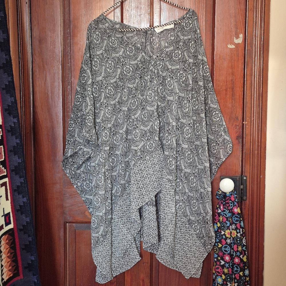 Abercrombie & Fitch Gray Tunic Top Long Asymmetrical Handkerchief Hem Floral OS